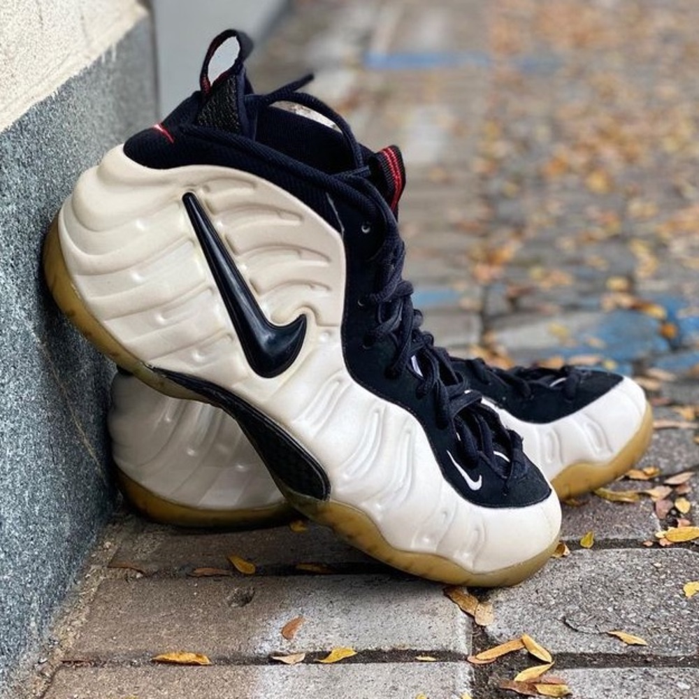 1997 NIKE Air Foamposite Pro OG Pearl.   #830027-101 Mens Size 12.5